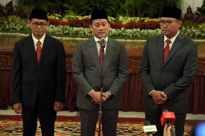 
Jokowi Lantik Tiga Wakil Menteri Kabinet Indonesia Maju