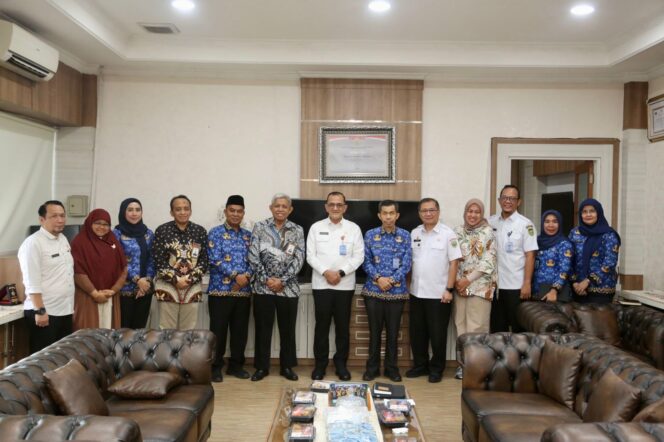 
Plh Sekda Sumsel Edward Candra Terima Audiensi Deputi Bidang Penyelenggaraan LAN RI