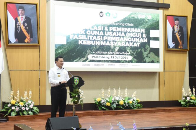 
Pj Gubernur Elen Setiadi Buka Sosialisasi Regulasi dan Coaching Clinic Pemenuhan HGU dan FPKM Satgas Peningkatan Tata Kelola Industri Kelapa Sawit di Sumsel