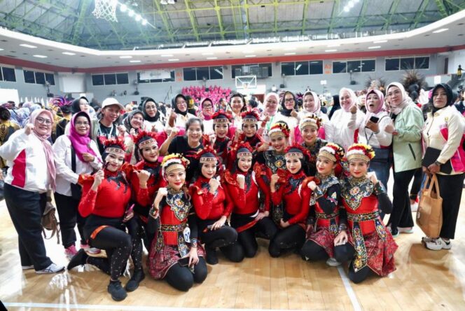 
Pj Ketua TP PKK Melza Elen Setiadi Optimis Tim Perwosi Sumsel Jadi Juara Lomba Senam Kreasi Memperebutkan Piala Ibu Negara RI