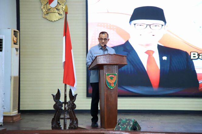 
Sekda Edward Candra Ikuti Rakor Bersama Wamentan RI Percepat Akselerasi Perluasan Areal Tanam di Sumsel