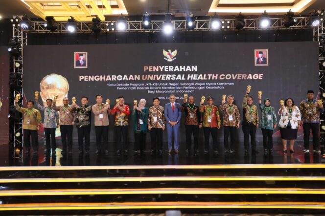 
Kepesertaan JKN-KIS Capai 99,57%, Pemprov Sumsel Raih UHC Award 2024 dari Pemerintah Pusat