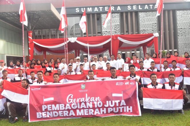 
Pj Sekda Sumsel Edward Candra Lepas Ribuan Peserta Jalan Santai HUT Kemerdekaan RI Ke-79