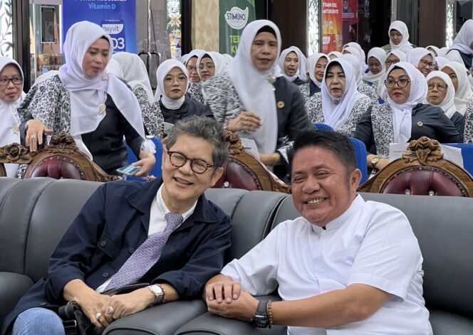 
					Apresiasi Bidan di Sumsel, Ketua Dewan Pembina IBI Sumsel Herman Deru Datangkan Dokter Boyke Dian Nugraha Pada Puncak Acara HUT IBI Ke-73