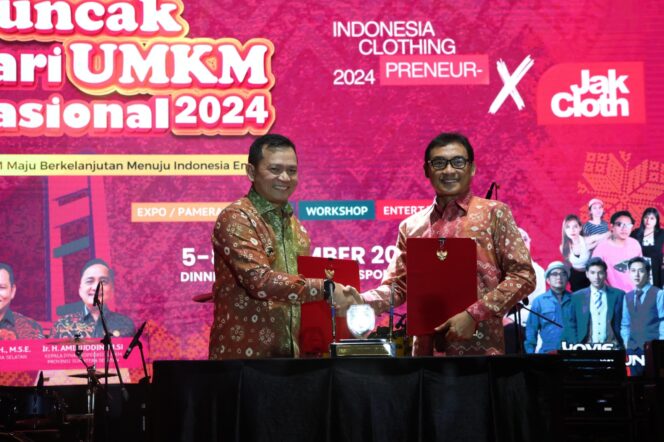 
Bersama Menteri Koperasi dan UKM RI, Pj Gubernur Elen Setiadi Hadiri Puncak Peringatan Hari UMKM Nasional 2024