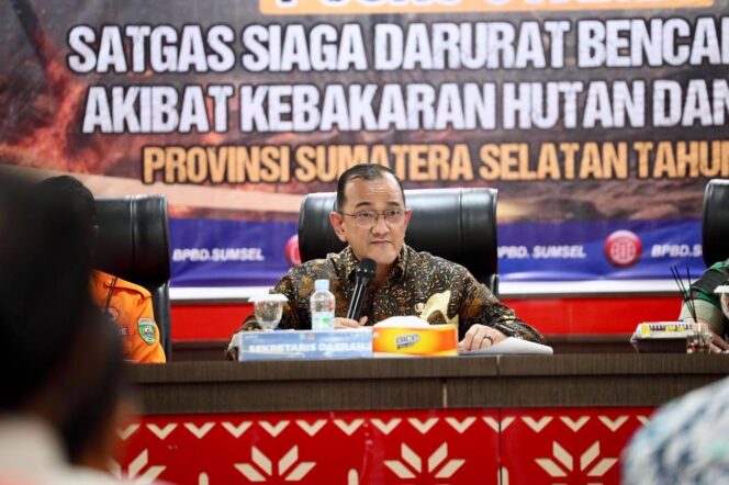 
					Sekda Sumsel Edward Candra Ajak Satgas Karhutla Tingkatkan Kewaspadaan Antisipasi Terjadinya Karhutla