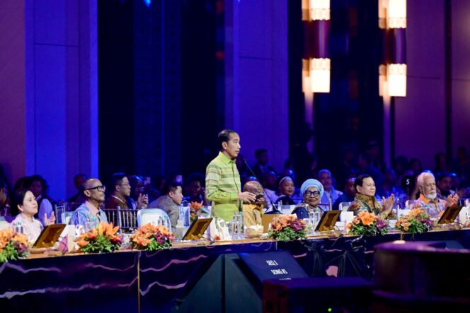 
Presiden Jokowi Gelar Santap Malam Bersama Pemimpin dan Delegasi Indonesia Africa Forum
