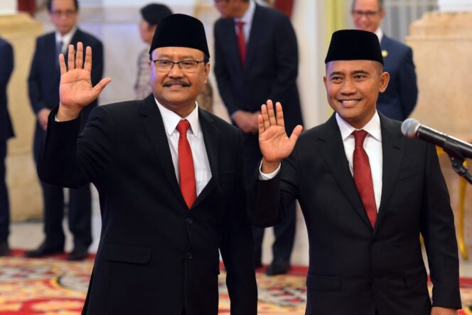 
					Presiden Lantik Saifullah Yusuf sebagai Mensos dan Eddy Hartono sebagai Kepala BNPT