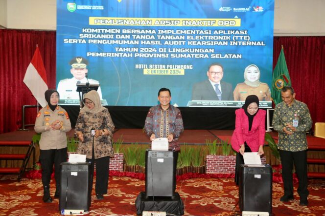 
					Pj Gubernur Elen Setiadi Instruksikan Jajaran OPD Sistem Kearsipan Terintegrasi Dengan Aplikasi Srikandi