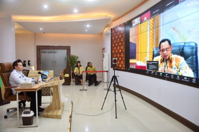 
					Pj Gubernur Elan Setiadi Bahas Penetapan Upah Minimum 2025 Bersama Mendagri dan Menaker Bahas