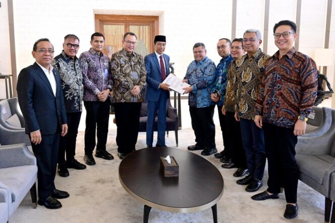 
					Bertemu Pansel KPK, Presiden Jokowi Terima Daftar Nama Capim dan Cadewas