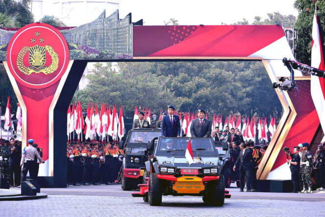 
					Presiden Jokowi Tinjau Apel Kesiapan Pengamanan Pelantikan Presiden dan Wakil Presiden Terpilih