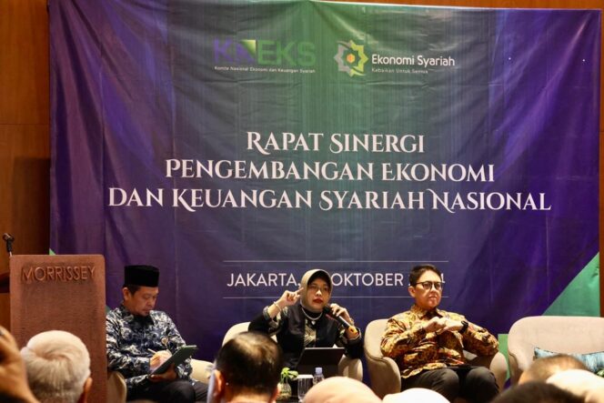 
					Sekda Sumsel Edward Candra Hadiri Rapat Sinergi Pengembangan Ekonomi dan Keuangan Syariah Nasional