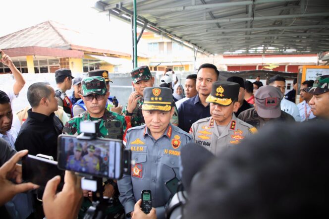 
Cek Pelaksanaan Pemungutan Suara di Kab/Kota, Pj Gubernur Elen Setiadi: Alhamdulillah Semua Terpantau Lancar dan Kondusif 