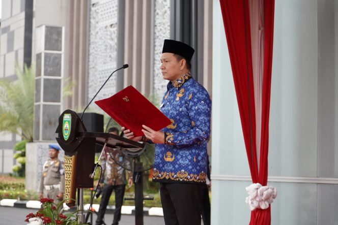 
Jadi Irup Upacara HUT ke-53 Korpri, Pj Gubernur Elen Setiadi Sampaikan 7 Pesan Presiden RI