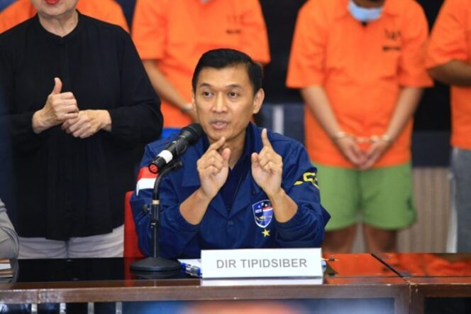 
Aset Rp 13,8 Miliar Terkait Situs Judi Online Disita, WNA Ini Jadi Pengendalinya