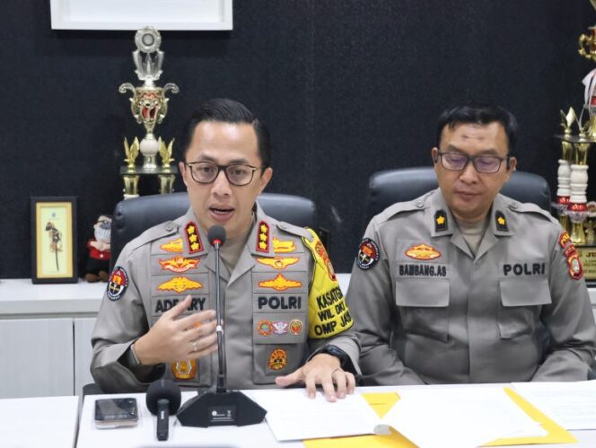 
Dua Orang Mafia Judi Online di Komdigi Jadi DPO, Ini Perannya