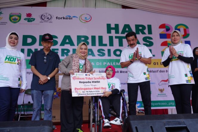 
Pj Ketua TP PKK Sumsel Melza Elen Setiadi Beri Motivasi Para Penyandang Disabilitas