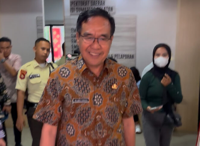 
Pj Wali Kota Pagaralam Nelson Firdaus Bungkam Usai Diperiksa Inspektorat Sumsel Terkait Dugaan Netralitas ASN