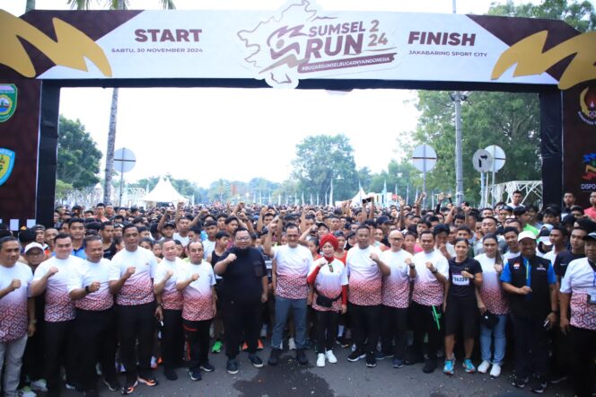 
Ribuan Pelari Tumplak Blek Ramaikan Sumsel Run 2024 di JSC Palembang