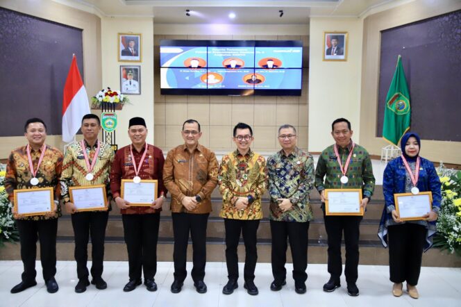 
Sekda Sumsel Edward Candra Tutup PKN Tingkat II Tahun 2024