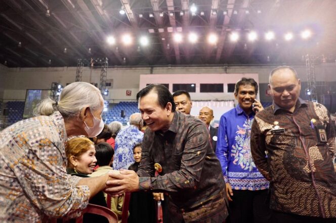 
Pj Gubernur Elen Setiadi Hadiri Perayaan Natal Oikumene Kristen Katolik Sumatera Selatan 2025