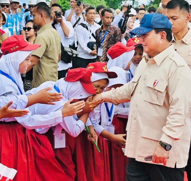 
Prabowo Targetkan Seluruh Anak Dapat Akses Makan Bergizi Gratis pada Akhir 2025