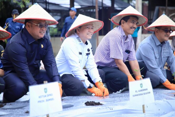 
					Serius Kendalikan Inflasi, Pj Gubernur Elen Setiadi Luncurkan Gerakan Tanam Cabai dan Bawang Merah Serentak Se-Sumsel