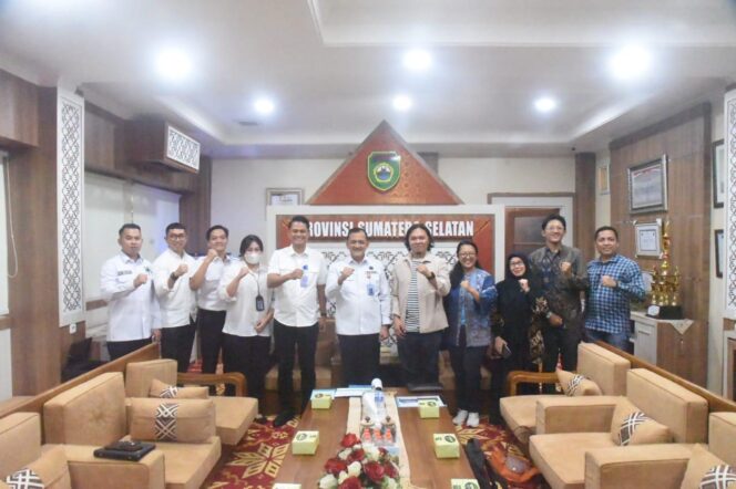 
					Sekda Sumsel Edward Candra Akui Kompas Gramedia (KG) Sangat Berperan Dalam Penyebaran Informasi Kepada Masyarakat