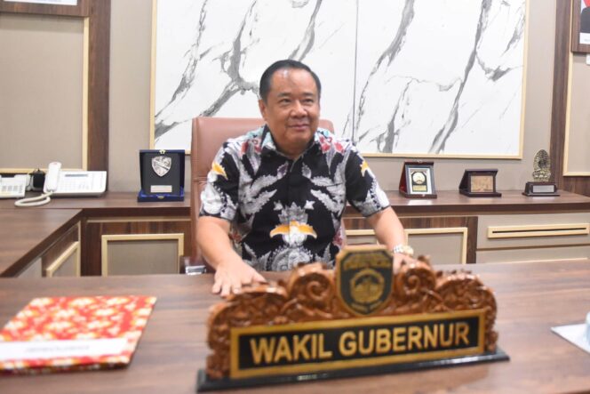 
Cik Ujang Merasa Terharu Bisa Menempati Ruang Kerja Wagub Sumsel