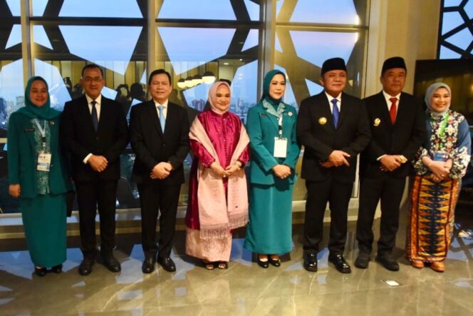 
Feby Deru Resmi Dilantik Menjadi Ketua TP PKK Sekaligus Tim Pembina Posyandu Provinsi Sumsel Periode 2025-2030