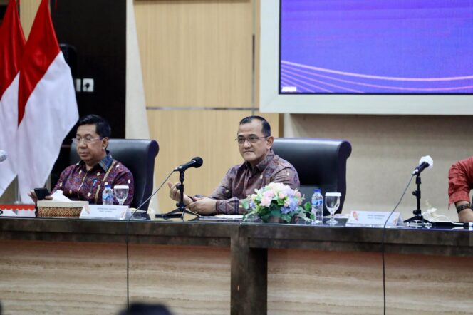 
Rumuskan Strategi Pengendalian Inflasi 2025, Sekda Edward Candra Buka Rakor dan Capacity Building TPID se-Sumsel