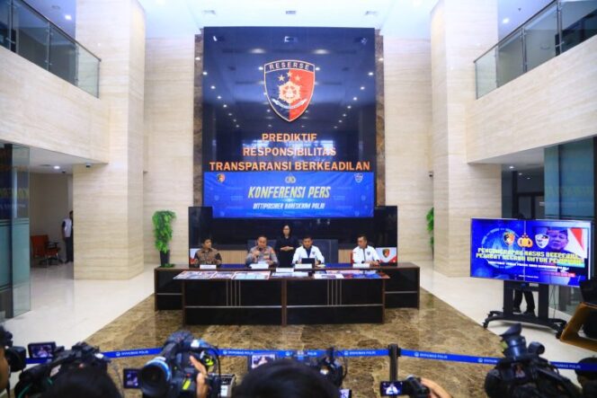 
					Polri Tangkap Lagi Pelaku Deepfake AI yang Mencatut Presiden Prabowo Subianto