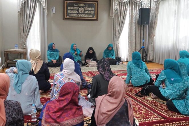 
					Pj Ketua TP PKK Sumsel Melza Elen Setiadi Gelar Pengajian Perpisahan Dengan Pengurus PKK dan DWP Sumsel