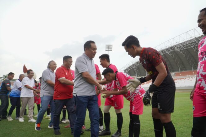 
Plt Gubernur Sumsel Cik Ujang Apresiasi Digelarnya Turnamen Sepak Bola Siti Fatimah Cup III 2025