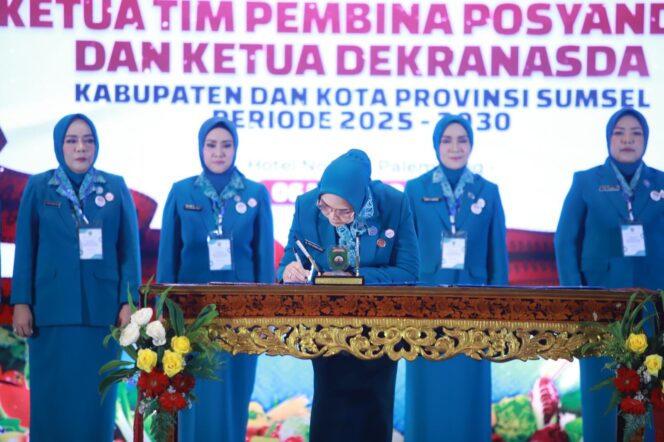 
					Feby Deru Lantik 16 Ketua TP PKK, Ketua Tim Pembina Posyandu, dan Ketua Dekranasda Kabupaten/Kota se-Sumsel Periode 2025-2030 Secara Serentak