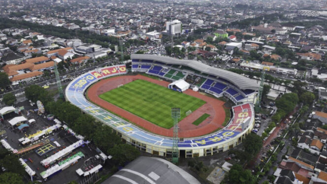 
Wujudkan Kebangkitan Sepak Bola Nasional, Prabowo Resmikan 17 Stadion Berstandar FIFA