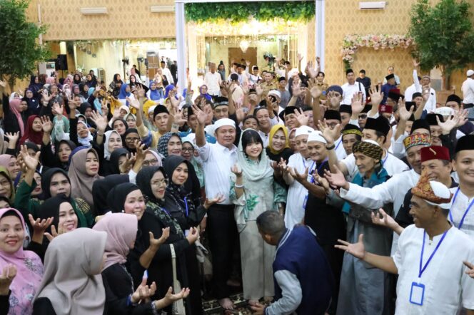 
Pererat Silaturahmi, Herman Deru Buka Puasa Bersama 300 Orang Tim HDCU