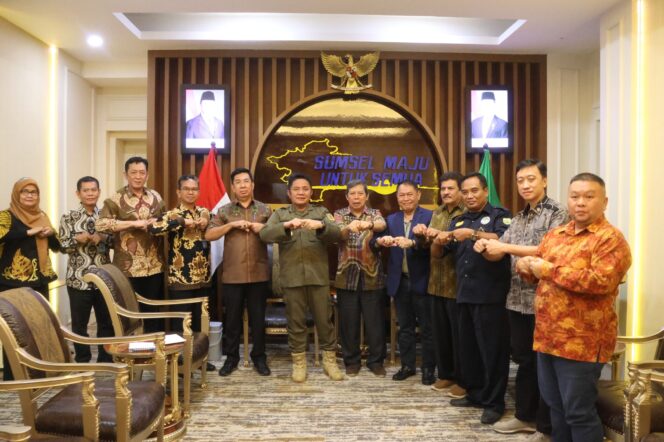 
Terima Audiensi DPP Perhiptani, Herman Deru Back Up Petani Tingkatkan Produktivitas Pertanian Sumsel