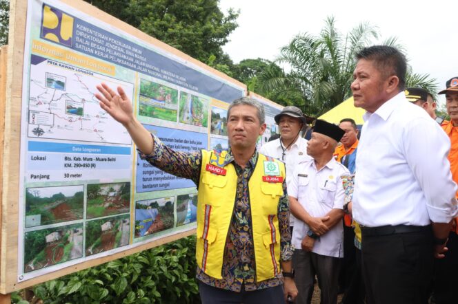 
Herman Deru Instruksikan BBWSS VIII dan Dinas PU BM-TR Siagakan Alat Berat di Titik Rawan Longsor Selama Arus Mudik Lebaran