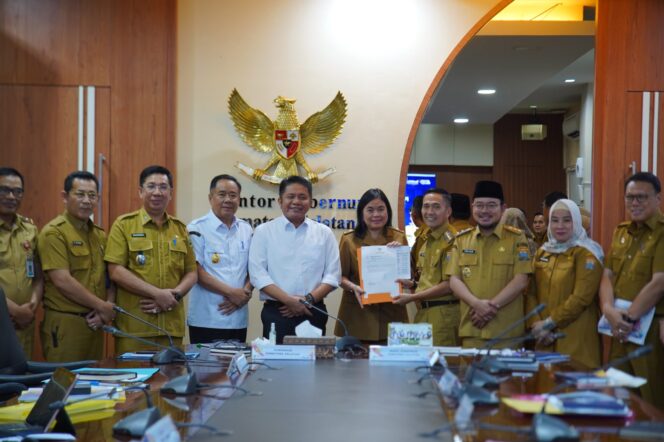 
Herman Deru Ingatkan Bupati/Walikota Agar Bangubsus Difokuskan Untuk Pembangunan Infrastruktur