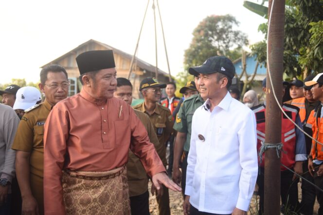 
					Gubernur Herman Deru Tinjau Pengerjaan Pemasangan Slab on Pile Jalan Gandus