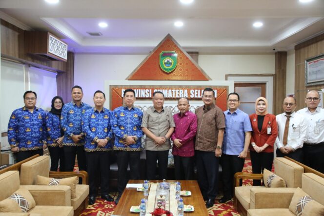 
Cik Ujang Ingatkan BUMD di Sumsel Segera Berbenah, Tumbuh Secara Sehat Untuk Menopang PAD