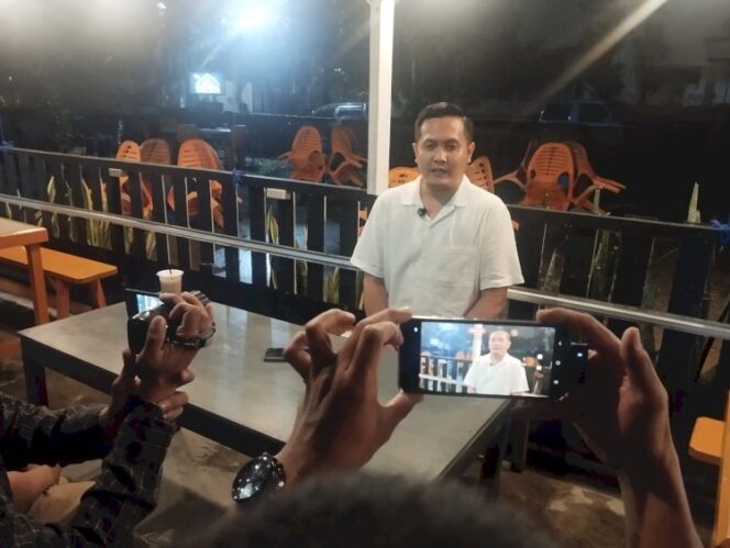 
					Raden Farieq Iqbal Hoesein Laporkan KPU dan Bawaslu Pesawaran ke DKPP