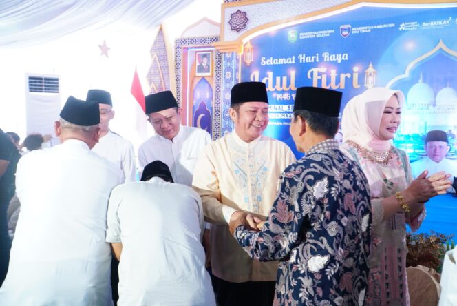 
Ribuan Masyarakat OKU Timur Antusias Silaturahmi Halal Bihalal Bersama Gubernur Herman Deru