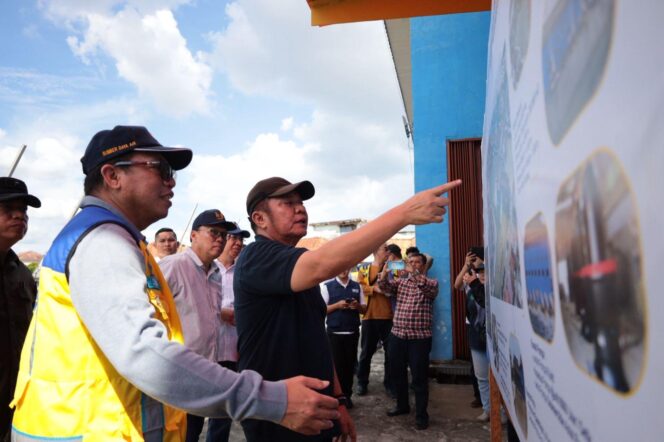 
					Kolaborasi Atasi Banjir, Gubernur dan Wali Kota Tinjau Stasiun Pengendali Banjir Sungai Bendung Palembang