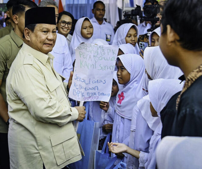 
Prabowo Percepat Perbaikan Ekonomi Desa dan Perluas Program MBG
