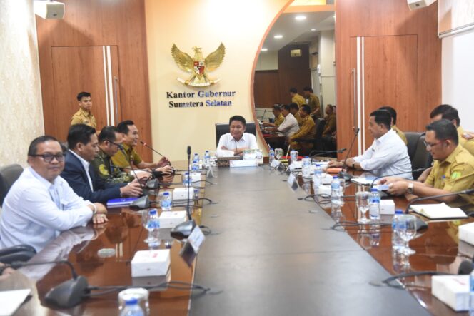 
					Herman Deru Realiasikan Pembagian Porsi Saham 10 Persen Pengelolaan Minyak dan Gas Bumi Wilayah Kerja Rimau
