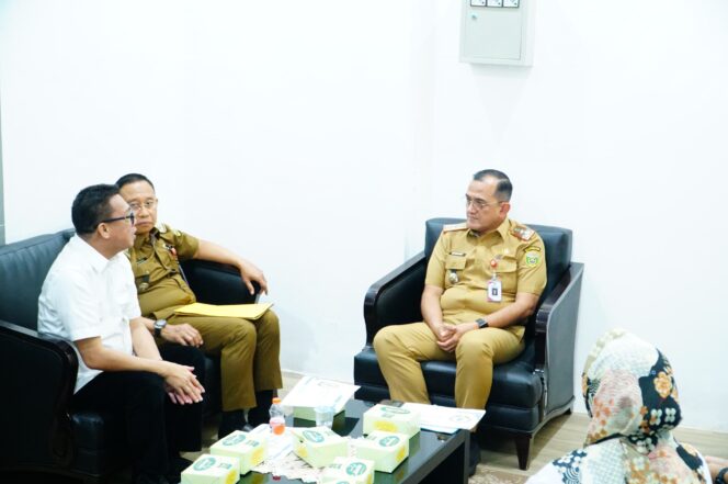 
					Profesionalisme Tata Kelola Air Sumsel Diperkuat, Sekda Edward Candra Sambut Baik Kiprah HIMPESDA