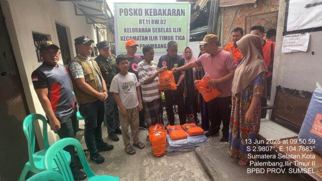 
					BPBD Sumsel Salurkan Bantuan Gubernur untuk Korban Kebakaran di 11 Ilir Palembang